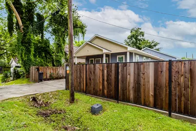 110 Amundsen Street, Houston, TX 77009 - Photo 35