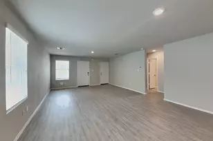 5719 Leon Pl, San Antonio, TX 78244 - Photo 3