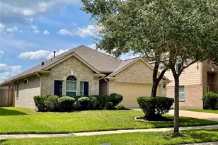 5618 Savannah Woods Ln, Rosharon, TX 77583 - Photo 3