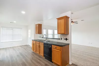 5618 Savannah Woods Lane, Rosharon, TX 77583 - Photo 11