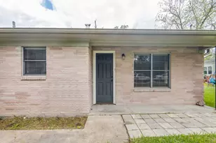 308 Gibbs St, Devers, TX 77538 - Photo 5