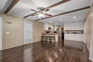 211 Woodstock, Livingston, TX 77351 - Photo 3