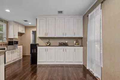 211 Woodstock, Livingston, TX 77351 - Photo 19