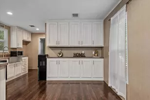 211 Woodstock, Livingston, TX 77351 - Photo 19