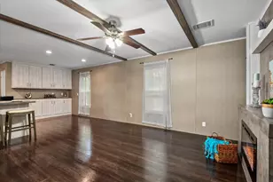 211 Woodstock, Livingston, TX 77351 - Photo 5