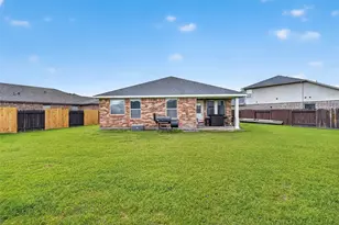 526 Heron Bay Cir, La Porte, TX 77571 - Photo 15