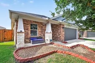 526 Heron Bay Cir, La Porte, TX 77571 - Photo 17