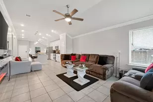 526 Heron Bay Cir, La Porte, TX 77571 - Photo 9