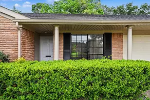 7607 Grape St, Houston, TX 77074 - Photo 3
