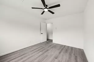 7607 Grape St, Houston, TX 77074 - Photo 17