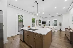 5819 Outer Banks St, Houston, TX 77091 - Photo 9
