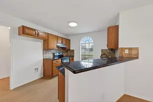 653 Nelson St, Sealy, TX 77474 - Photo 17