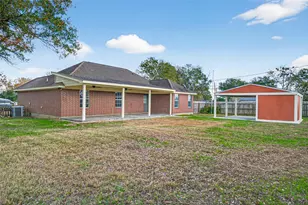 653 Nelson St, Sealy, TX 77474 - Photo 35