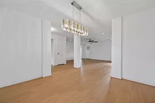 653 Nelson St, Sealy, TX 77474 - Photo 9