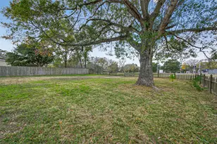 653 Nelson St, Sealy, TX 77474 - Photo 31