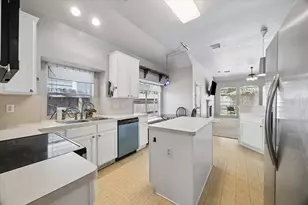 7906 Sinfonia Dr, Houston, TX 77040 - Photo 3