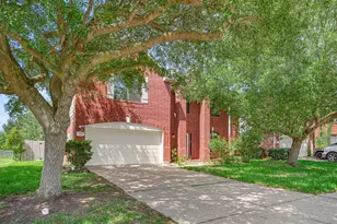 5610 Brazos Springs Dr, Sugar Land, TX 77479 - Photo 1