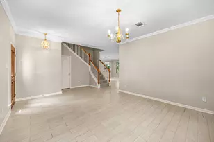 5610 Brazos Springs Dr, Sugar Land, TX 77479 - Photo 5