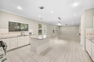 5610 Brazos Springs Dr, Sugar Land, TX 77479 - Photo 11