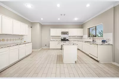 5610 Brazos Springs Drive, Sugar Land, TX 77479 - Photo 9