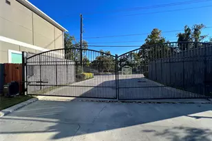 6712 Parker Oaks Ln, Houston, TX 77076 - Photo 3