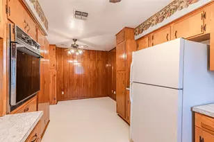 1126 10th St, Hempstead, TX 77445 - Photo 13