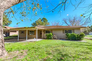 1126 10th St, Hempstead, TX 77445 - Photo 1