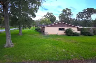 7555 Forest Park Dr, Beaumont, TX 77707 - Photo 3