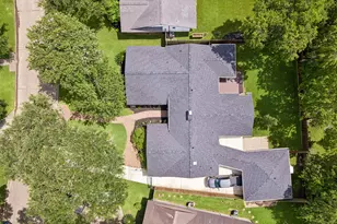 1446 Davon Ln, Houston, TX 77058 - Photo 35