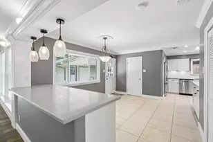 1446 Davon Ln, Houston, TX 77058 - Photo 17