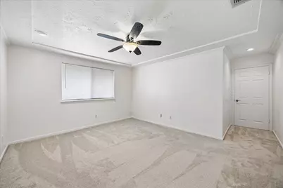 8915 Lakeside Forest Drive, Houston, TX 77088 - Photo 11