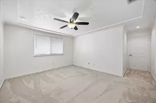 8915 Lakeside Forest Dr, Houston, TX 77088 - Photo 11