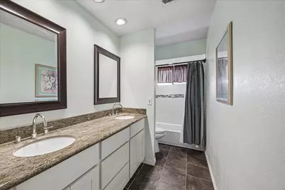 8915 Lakeside Forest Drive, Houston, TX 77088 - Photo 13
