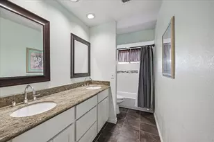 8915 Lakeside Forest Dr, Houston, TX 77088 - Photo 13