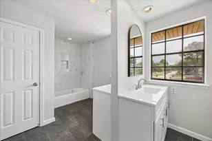 8915 Lakeside Forest Dr, Houston, TX 77088 - Photo 9