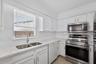 1221 Cedar Post Ln, Houston, TX 77055 - Photo 1