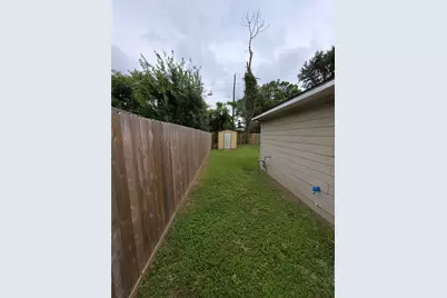 5335 Cherie Crest Court, Houston, TX 77088 - Photo 15