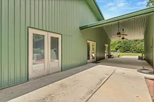 451 W Main Dr, Shepherd, TX 77371 - Photo 37