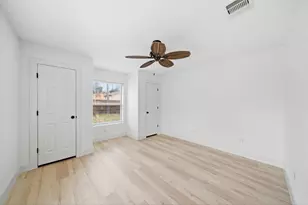 61 Trenwood Ln, Houston, TX 77022 - Photo 9