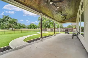 411 S Amherst Dr, West Columbia, TX 77486 - Photo 33