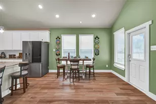 411 S Amherst Dr, West Columbia, TX 77486 - Photo 11