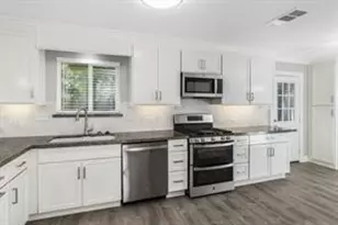 1539 Maux Dr, Houston, TX 77043 - Photo 11