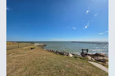 522 E Meyer Road, Seabrook, TX 77586 - Photo 5