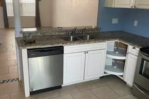 1701 Upland Dr, Houston, TX 77043 - Photo 5