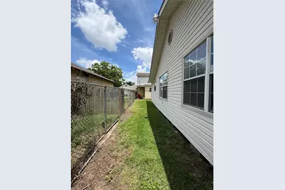 111 Inlane Street, Houston, TX 77012 - Photo 11