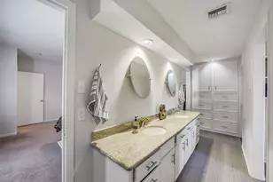 6215 Queensloch Dr, Houston, TX 77096 - Photo 21