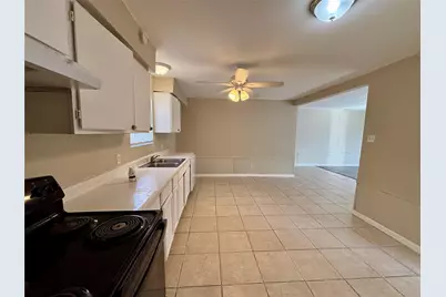 5610 Drakestone Bl, Houston, TX 77053 - Photo 11