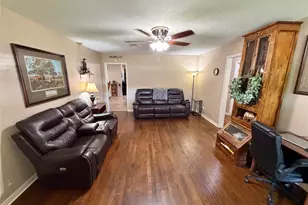 5403 3 Rd St, Danbury, TX 77534 - Photo 3