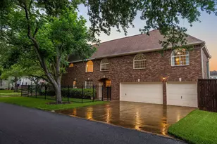 4900 Cedar St, Bellaire, TX 77401 - Photo 33