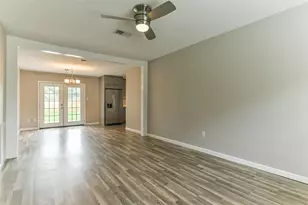 104 Brigadoon Ln, Friendswood, TX 77546 - Photo 5